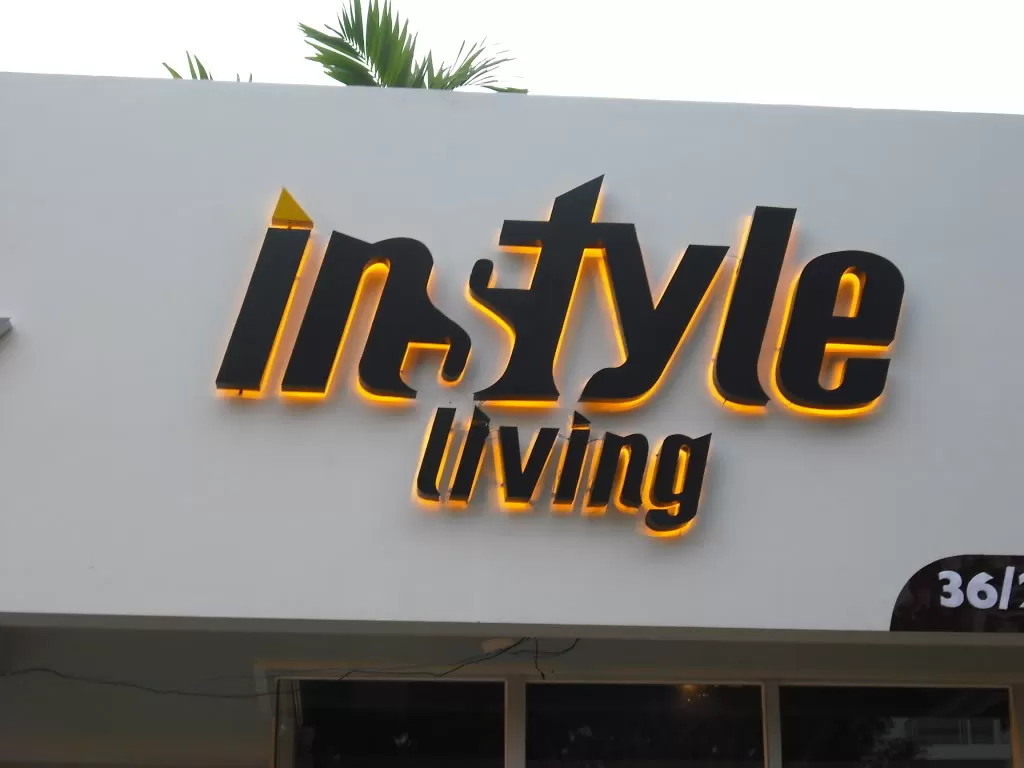 Biển Alu chữ nổi 1