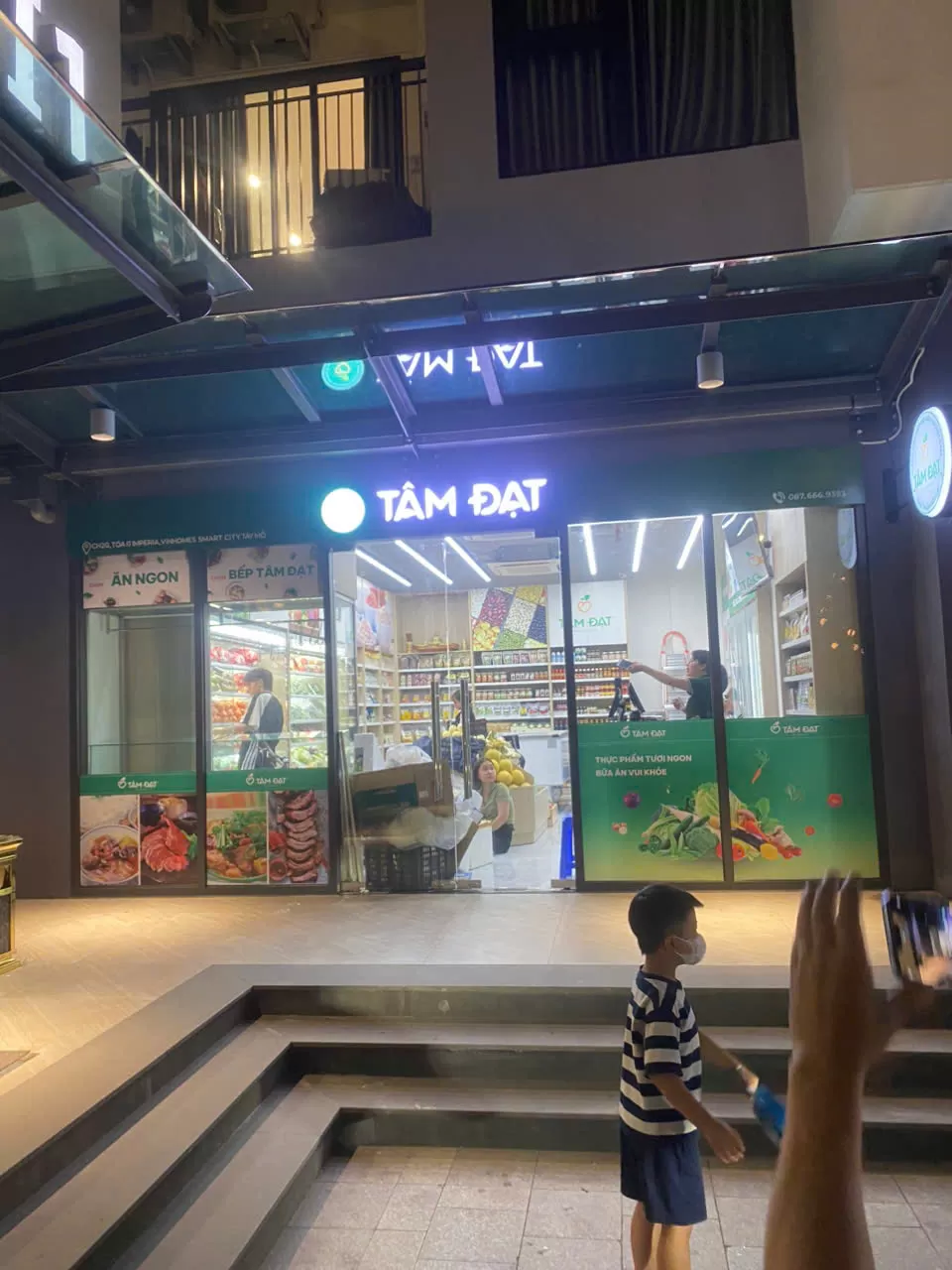 Biển Alu Chữ Nổi Mica Đèn LED Đẹp, Thu Hút – Giải Pháp Quảng Cáo Nổi Bật Cho Mọi Mặt Tiền